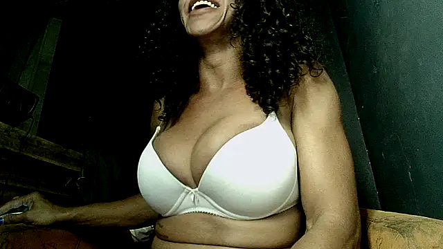Snapshot of paolla23cm_brasil chatting on May 14, 2026, 3:25 am paolla23cm brasil online show from May 14, 2026, 3:25 am