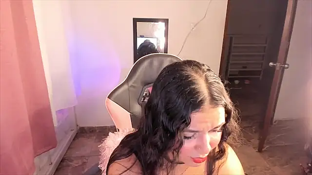 Pisces angel online show from May 26, 2026, 12:31 am
