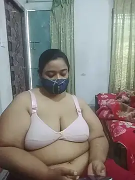 Snapshot of momo_loves chatting on February 24, 2026, 5:41 am momo loves online show from February 24, 2026, 5:41 am