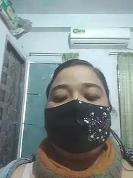 Snapshot of momo_loves chatting on February 10, 2026, 2:10 am momo loves online show from February 10, 2026, 2:10 am