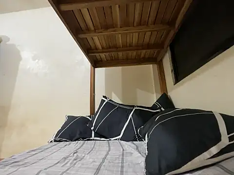 Snapshot of Mira_Janee chatting on February 20, 2026, 2:52 pm Mira Janee online show from February 20, 2026, 2:52 pm