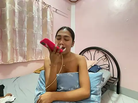 Snapshot of Mira_Janee chatting on January 18, 2026, 1:25 pm Mira Janee online show from January 18, 2026, 1:25 pm