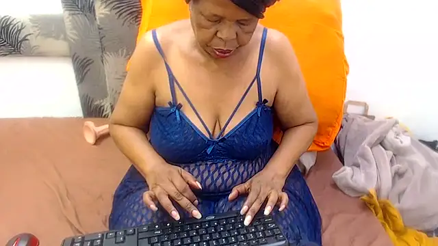 Snapshot of SEXY_MATURExx chatting on March 20, 2026, 7:37 pm SEXY MATURExx online show from March 20, 2026, 7:37 pm