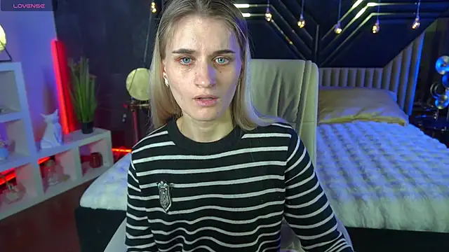 DiamondNina online show from March 23, 2026, 9:03 pm