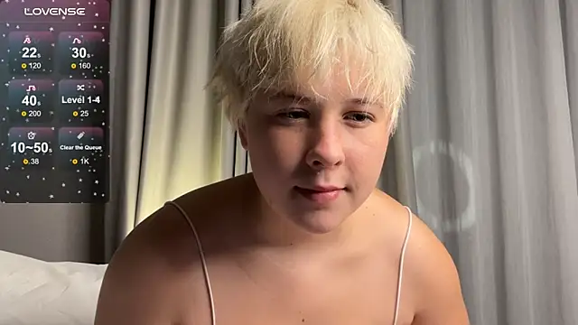 EvaSuunny online show from April 5, 2026, 9:10 pm