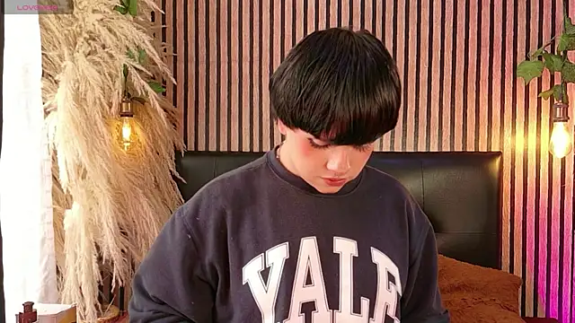 Hiddenhotcake online show from April 20, 2026, 7:04 pm