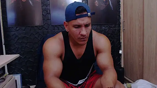 Snapshot of viktor_herrera chatting on July 1, 2026, 5:35 pm viktor herrera online show from July 1, 2026, 5:35 pm