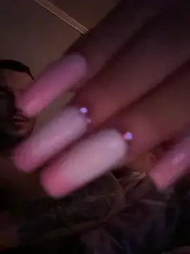 Snapshot of Evelin199 chatting on February 4, 2026, 1:00 am Evelin199 online show from February 4, 2026, 1:00 am