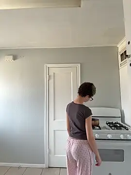 jojosbizarrelyf online show from February 11, 2026, 7:03 pm