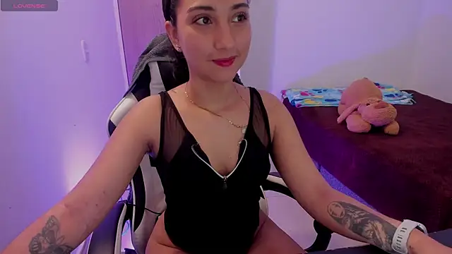 Snapshot of sofiiamillerr chatting on April 20, 2026, 10:44 pm sofiiamillerr online show from April 20, 2026, 10:44 pm