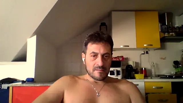 Snapshot of colosone chatting on December 3, 2025, 7:52 am colosone online show from December 3, 2025, 7:52 am