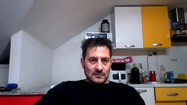 Snapshot of colosone chatting on December 4, 2025, 11:20 am colosone online show from December 4, 2025, 11:20 am