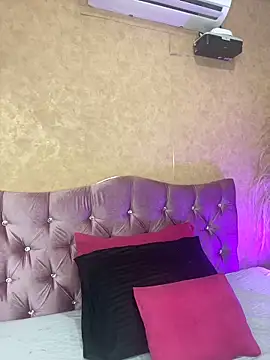 Missy 22  online show from April 5, 2026, 2:24 pm