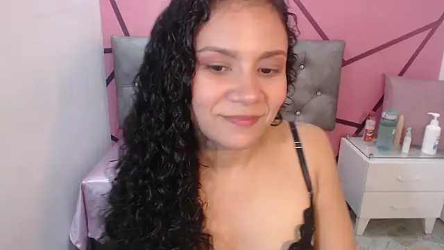 Snapshot of Little18Doll chatting on May 16, 2026, 11:04 pm Little18Doll online show from May 16, 2026, 11:04 pm