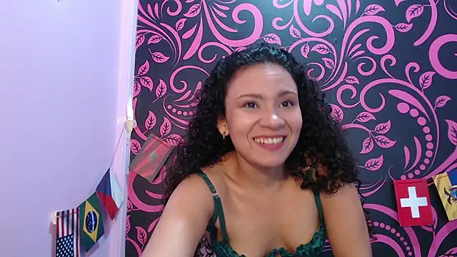 Snapshot of Little18Doll chatting on July 9, 2026, 10:42 pm Little18Doll online show from July 9, 2026, 10:42 pm