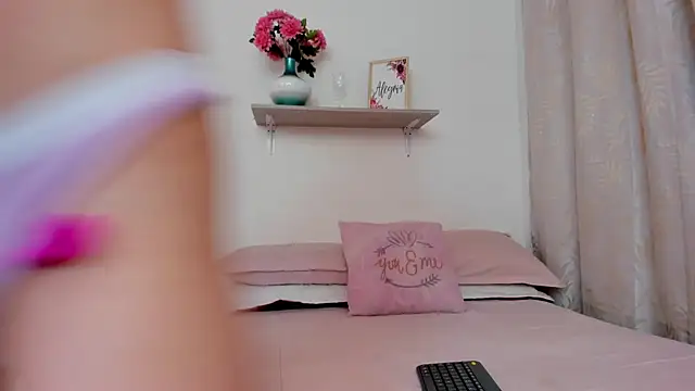 Snapshot of VictoriaGarret chatting on February 28, 2026, 11:54 am VictoriaGarret online show from February 28, 2026, 11:54 am