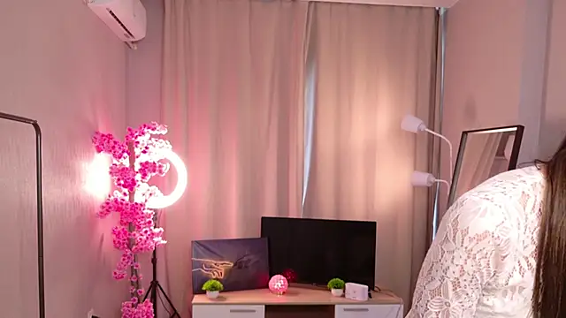 Snapshot of Clima_muse chatting on April 5, 2026, 6:53 am Clima muse online show from April 5, 2026, 6:53 am