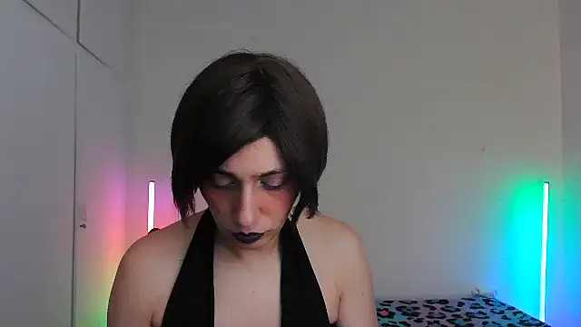 HoneyValentine online show from March 3, 2026, 8:05 pm