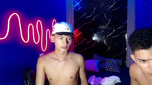 jamescurly00 online show from April 13, 2026, 7:56 am