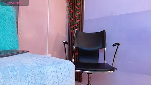 studentdeivy  online show from February 22, 2026, 1:24 pm