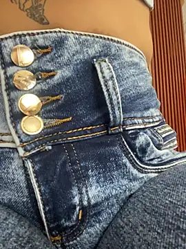 Snapshot of Michelle_ec chatting on March 12, 2026, 5:50 pm Michelle ec online show from March 12, 2026, 5:50 pm