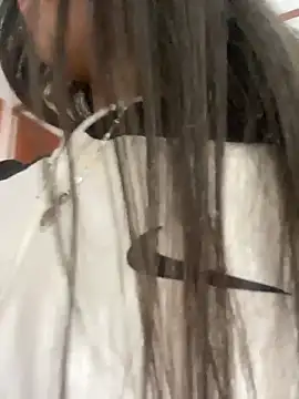 Snapshot of Michelle_ec chatting on March 9, 2026, 7:17 pm Michelle ec online show from March 9, 2026, 7:17 pm