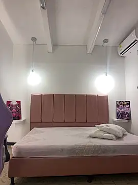 Iamcami  online show from February 17, 2026, 7:00 pm