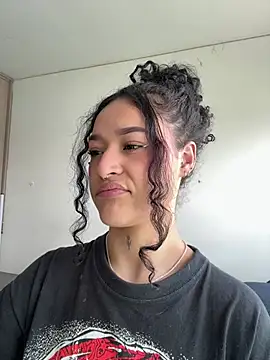 crystal dlun online show from February 21, 2026, 6:54 pm