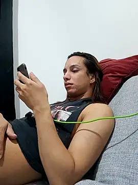 Snapshot of ofjuliaa chatting on April 30, 2026, 4:52 am ofjuliaa online show from April 30, 2026, 4:52 am