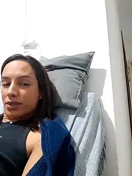 Snapshot of ofjuliaa chatting on May 14, 2026, 12:07 am ofjuliaa online show from May 14, 2026, 12:07 am