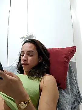 Snapshot of ofjuliaa chatting on May 17, 2026, 5:40 am ofjuliaa online show from May 17, 2026, 5:40 am