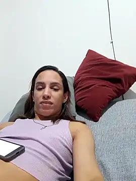 Snapshot of ofjuliaa chatting on April 23, 2026, 3:13 am ofjuliaa online show from April 23, 2026, 3:13 am