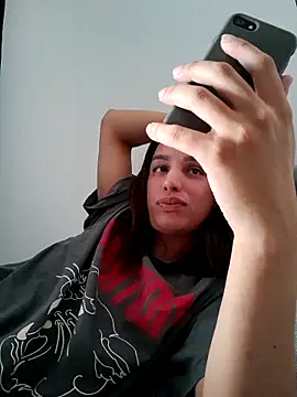 Snapshot of ofjuliaa chatting on May 3, 2026, 7:28 pm ofjuliaa online show from May 3, 2026, 7:28 pm