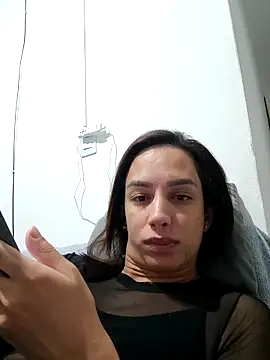 Snapshot of ofjuliaa chatting on May 8, 2026, 9:02 am ofjuliaa online show from May 8, 2026, 9:02 am