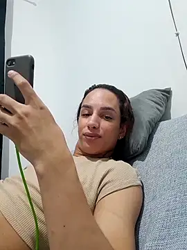 Snapshot of ofjuliaa chatting on April 19, 2026, 12:55 am ofjuliaa online show from April 19, 2026, 12:55 am