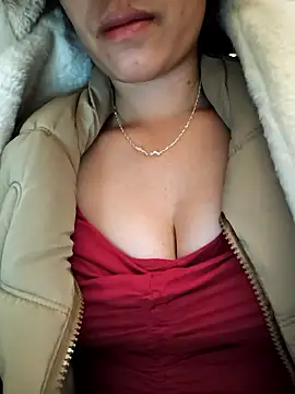 Snapshot of -Lynn- chatting on January 12, 2026, 1:34 am -Lynn- online show from January 12, 2026, 1:34 am