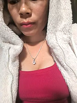 Snapshot of -Lynn- chatting on January 14, 2026, 4:49 am -Lynn- online show from January 14, 2026, 4:49 am