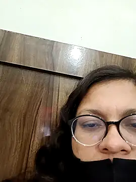 Snapshot of piryasharma005 chatting on February 17, 2026, 6:11 am piryasharma005 online show from February 17, 2026, 6:11 am