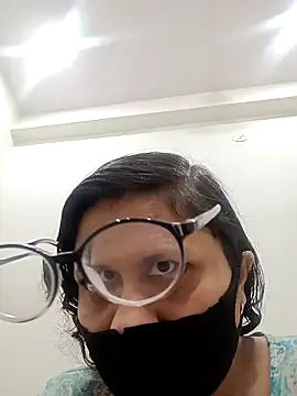 Snapshot of piryasharma005 chatting on January 18, 2026, 5:16 pm piryasharma005 online show from January 18, 2026, 5:16 pm