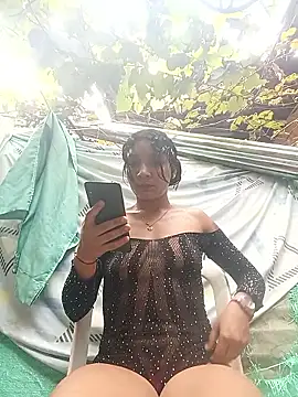 Snapshot of chikivivi- chatting on January 13, 2026, 12:53 pm chikivivi- online show from January 13, 2026, 12:53 pm