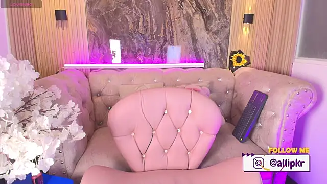 Snapshot of Allison_Parker1_ chatting on April 9, 2026, 12:22 pm Allison Parker1 online show from April 9, 2026, 12:22 pm