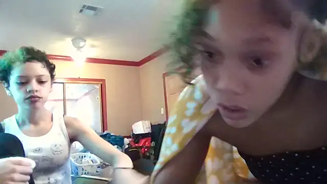 Snapshot of Tamiii420 chatting on January 6, 2026, 9:19 pm Tamiii420 online show from January 6, 2026, 9:19 pm