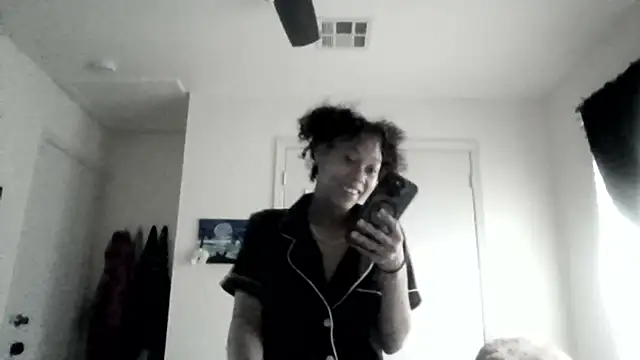 Snapshot of Tamiii420 chatting on April 25, 2026, 2:14 pm Tamiii420 online show from April 25, 2026, 2:14 pm