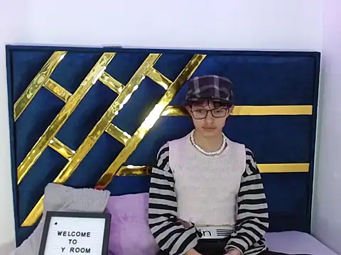 Snapshot of Angel_adrien chatting on January 7, 2026, 1:49 pm Angel adrien online show from January 7, 2026, 1:49 pm