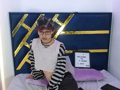 Snapshot of Angel_adrien chatting on January 9, 2026, 12:56 pm Angel adrien online show from January 9, 2026, 12:56 pm