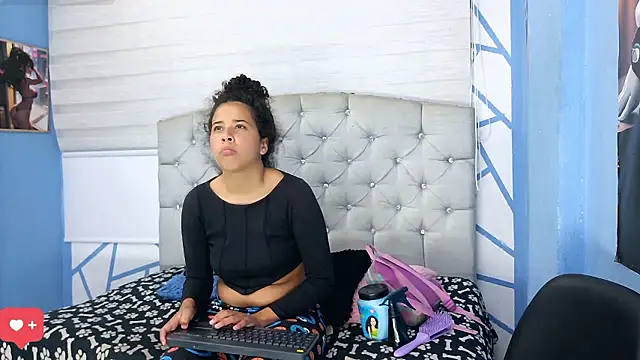 Snapshot of eimy_hot19 chatting on January 11, 2026, 2:02 pm eimy hot19 online show from January 11, 2026, 2:02 pm