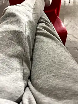 Snapshot of petiteyanel chatting on January 15, 2026, 12:14 am petiteyanel online show from January 15, 2026, 12:14 am