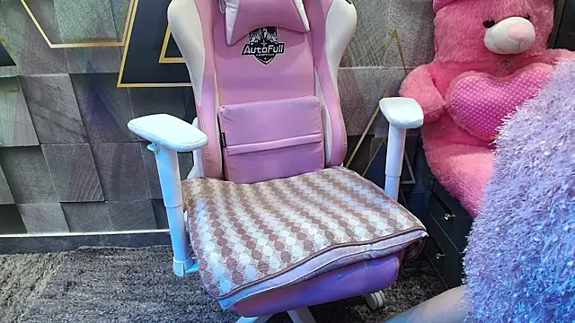 NymphoIsLive online show from April 4, 2026, 10:00 am