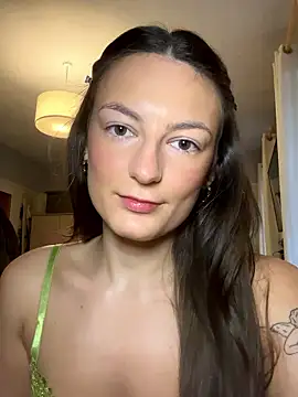 Snapshot of MiaLovesxx chatting on January 9, 2026, 11:06 am MiaLovesxx online show from January 9, 2026, 11:06 am