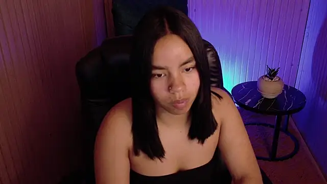 Snapshot of SofiaMante_ chatting on March 9, 2026, 8:56 pm SofiaMante online show from March 9, 2026, 8:56 pm